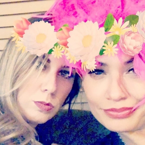 Meet your Posher, April - Picture 2 of 8